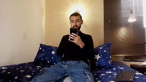 Snapshot of axel_moon_s chatting on 11-11-25, 07:36 Axel Moon online show from 11-11-25, 07:36