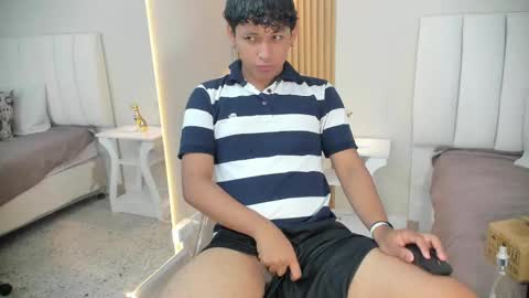 Alex online show from 10-26-25, 04:07