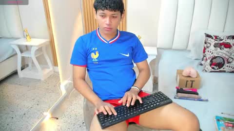 Alex online show from 11-07-25, 04:01