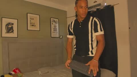 Snapshot of axel_silva3 chatting on 10-11-25, 12:36 AXEL SILVA online show from 10-11-25, 12:36