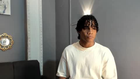 Snapshot of axel_silva3 chatting on 10-21-25, 12:39 AXEL SILVA online show from 10-21-25, 12:39