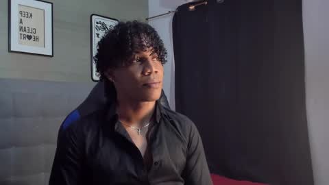 Snapshot of axel_silva3 chatting on 10-25-25, 12:23 AXEL SILVA online show from 10-25-25, 12:23