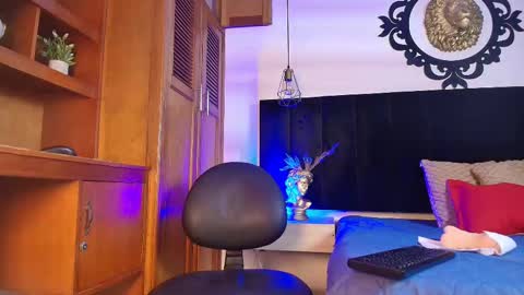     online show from 09-30-25, 08:36
