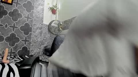 axel_strongx18 online show from 02-07-26, 03:49