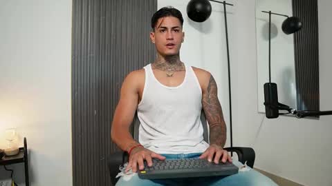 Agustin online show from 10-03-25, 08:28
