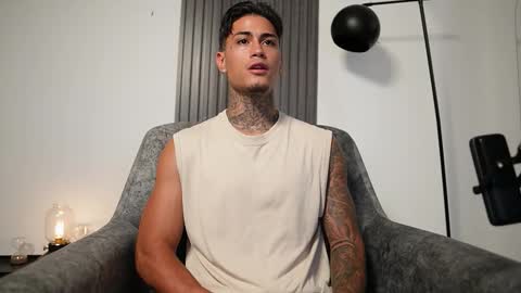 Agustin online show from 10-16-25, 08:54