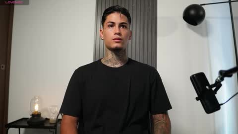 Agustin online show from 11-07-25, 07:47