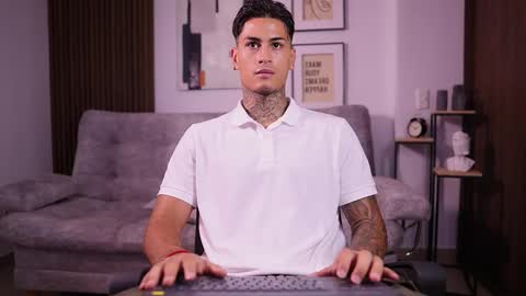 Agustin online show from 11-15-25, 08:05