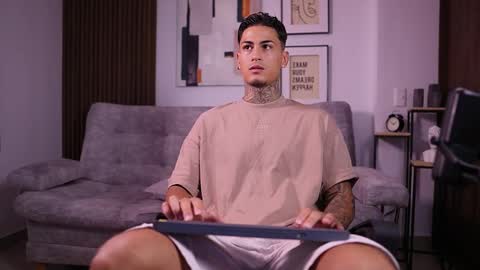 Agustin online show from 11-16-25, 11:10