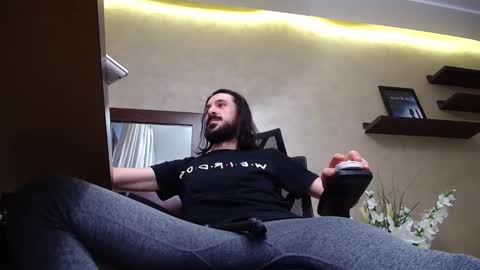 Snapshot of axelcolton chatting on 12-17-24, 06:24 AxelColton online show from 12-17-24, 06:24