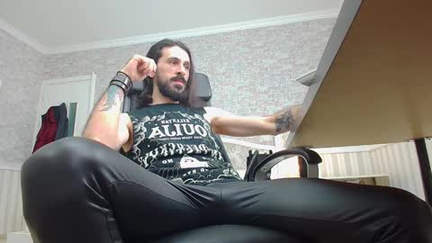 Snapshot of axelcolton chatting on 12-21-24, 06:09 AxelColton online show from 12-21-24, 06:09