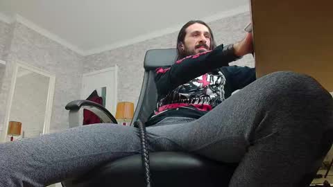 Snapshot of axelcolton chatting on 12-23-24, 06:22 AxelColton online show from 12-23-24, 06:22