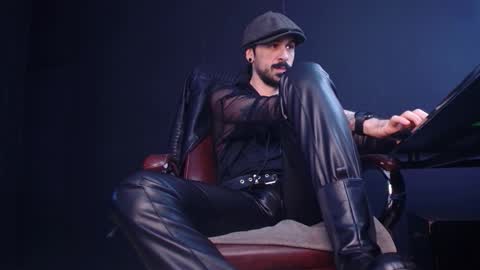 Snapshot of axelcolton chatting on 10-24-25, 10:33 AxelColton online show from 10-24-25, 10:33