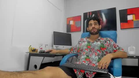 Snapshot of axell_aroon_22 chatting on 10-28-25, 02:15 AXELL online show from 10-28-25, 02:15