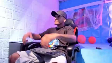 Axell Cross2 online show from 10-28-25, 02:04