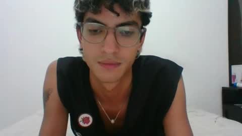 Axel  online show from 03-11-25, 05:49