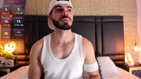 Axel Thompsom online show from 10-21-25, 11:22