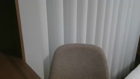 Snapshot of axuepetitt chatting on 04-04-26, 11:57 axue online show from 04-04-26, 11:57