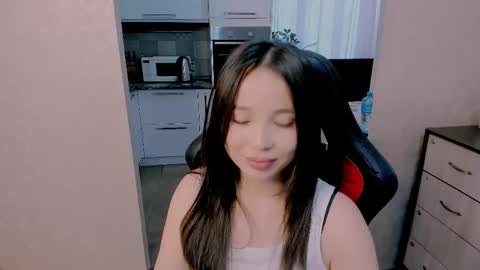 Snapshot of aya_moon chatting on 11-25-25, 05:18 Aya Moon online show from 11-25-25, 05:18