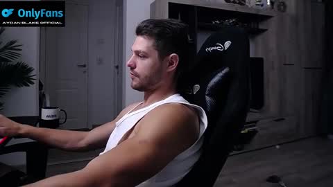 Snapshot of aydanblakeofficial chatting on 10-27-25, 11:25 Aydan Blake Official online show from 10-27-25, 11:25