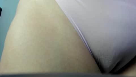 Alyda Jaramillo online show from 10-29-25, 07:59