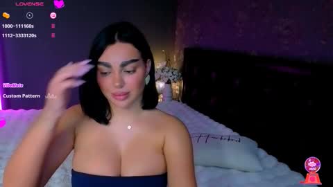  Ayla Demir  online show from 11-25-25, 11:05