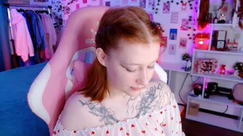 Snapshot of ayla_hill chatting on 11-10-25, 03:27 Ayla hill online show from 11-10-25, 03:27