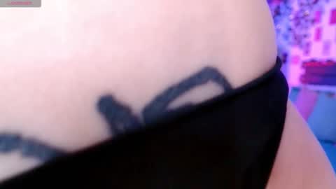 Snapshot of ayla_hill chatting on 11-11-25, 07:03 Ayla hill online show from 11-11-25, 07:03