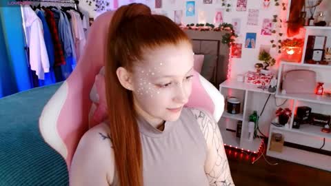 Snapshot of ayla_hill chatting on 11-24-25, 07:13 Ayla hill online show from 11-24-25, 07:13