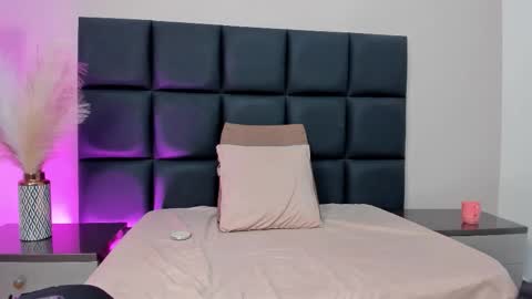 Snapshot of aylastonne chatting on 02-06-26, 07:17 AylaStonne online show from 02-06-26, 07:17