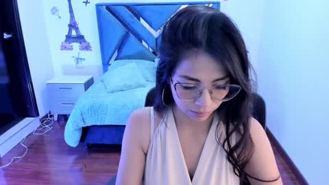 Aylin online show from 01-13-25, 01:17