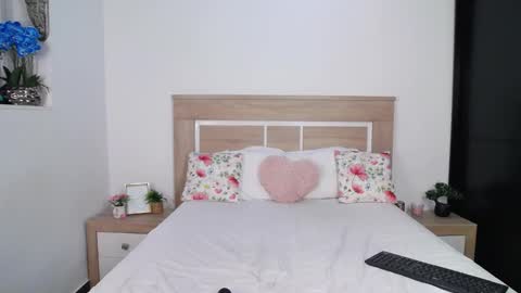 Aylin Ross online show from 10-17-25, 06:21