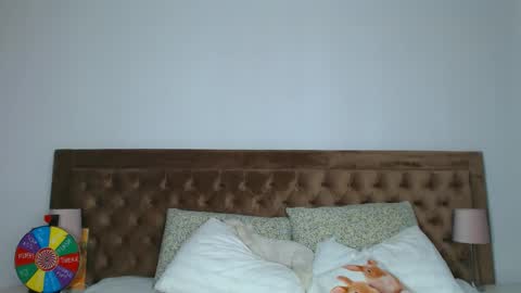 Aylin online show from 10-17-25, 04:04