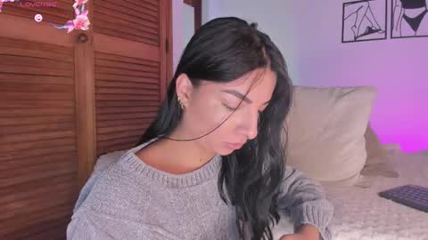Aylin  online show from 10-15-25, 11:21