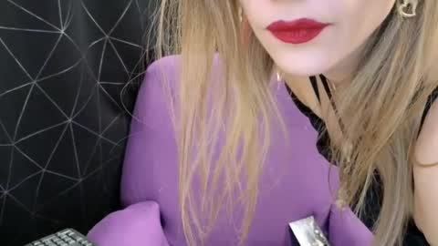 Dominatrix Queen online show from 02-05-25, 06:48