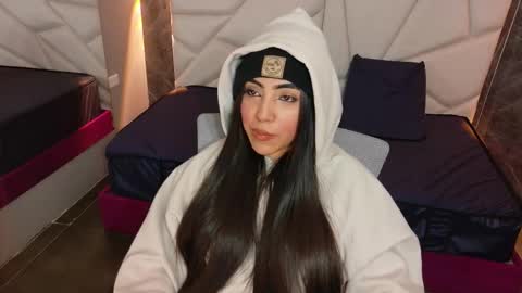 Snapshot of aysel_27 chatting on 11-06-25, 11:37 Aysel online show from 11-06-25, 11:37