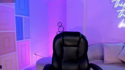 Snapshot of ayshelbrown chatting on 10-21-25, 03:29 Ayshel online show from 10-21-25, 03:29