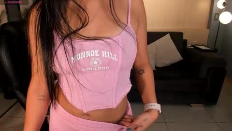 Snapshot of ayshelbrown chatting on 11-15-25, 05:05 Ayshel online show from 11-15-25, 05:05