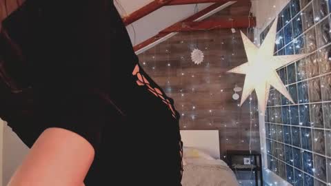 azaliaswallows online show from 02-15-25, 05:07