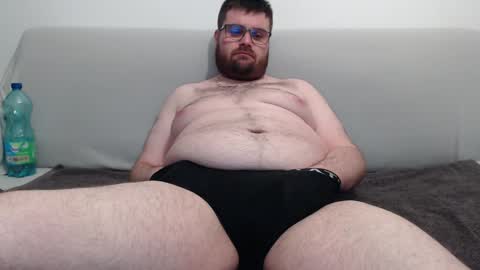 Snapshot of azer912 chatting on 01-12-25, 12:39 Azer online show from 01-12-25, 12:39