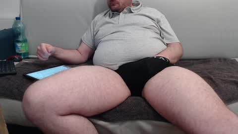 Snapshot of azer912 chatting on 01-27-25, 08:49 Azer online show from 01-27-25, 08:49