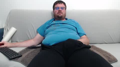 Snapshot of azer912 chatting on 09-27-25, 10:37 Azer online show from 09-27-25, 10:37