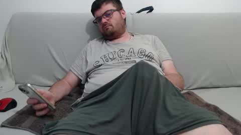 Snapshot of azer912 chatting on 09-28-25, 04:23 Azer online show from 09-28-25, 04:23