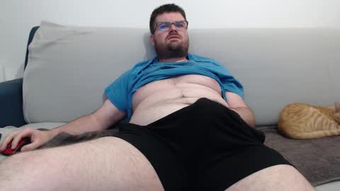 Snapshot of azer912 chatting on 10-28-25, 09:50 Azer online show from 10-28-25, 09:50