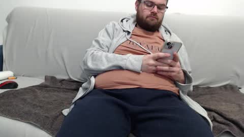 Snapshot of azer912 chatting on 11-23-25, 08:41 Azer online show from 11-23-25, 08:41