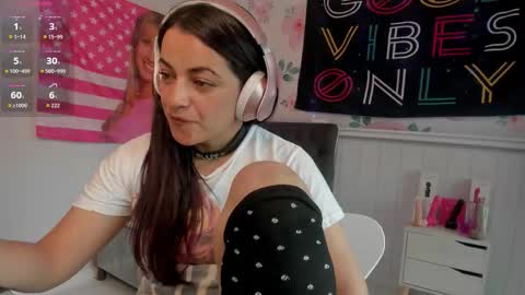 Azucena R online show from 10-30-25, 03:02