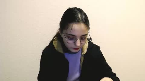 azumi_chan_ online show from 12-16-25, 10:59