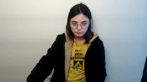 Snapshot of azumi_chan_ chatting on 02-09-26, 01:04 azumi_chan_ online show from 02-09-26, 01:04