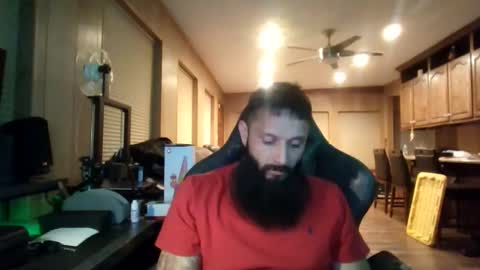 Snapshot of b713htx chatting on 11-11-25, 06:46 Miguel online show from 11-11-25, 06:46