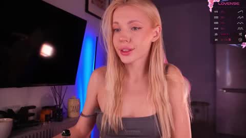 Bonnie  online show from 11-22-25, 03:49